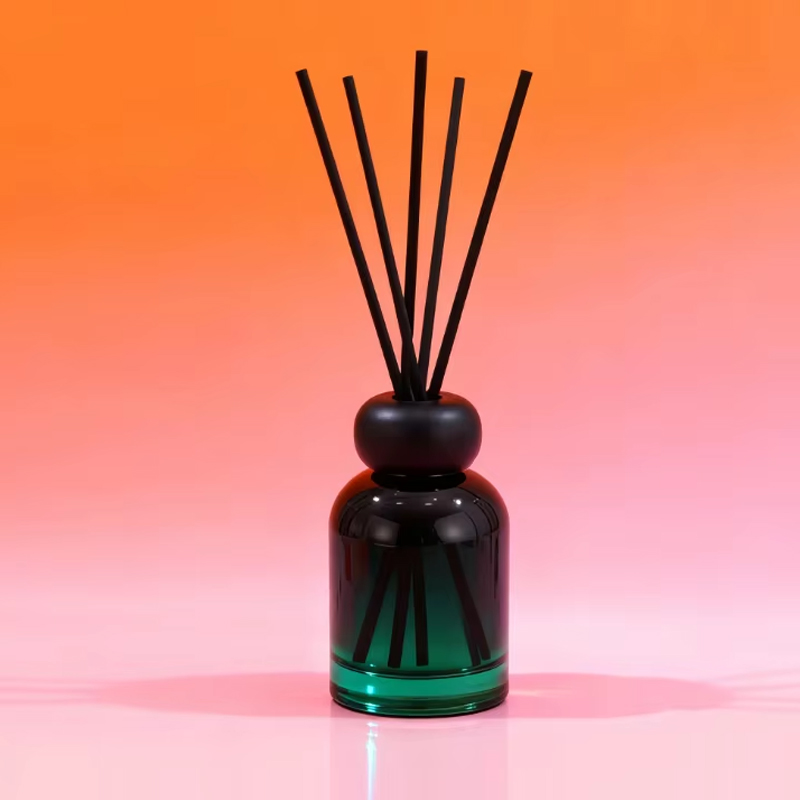 New Design Air odour container 100ml 150ml Glass Reed Diffuser Oil bottle with Wooden Cap 