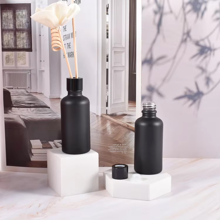 Custom 50ml Luxury round Black Glass Reed Diffuser Bottle With Cap 